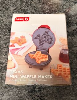 Mini waffle maker