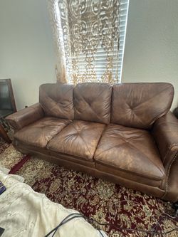 Large couch set free! (4 pieces)