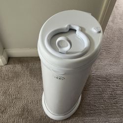 Ubbi Stainless Steel Diaper Pail (white)