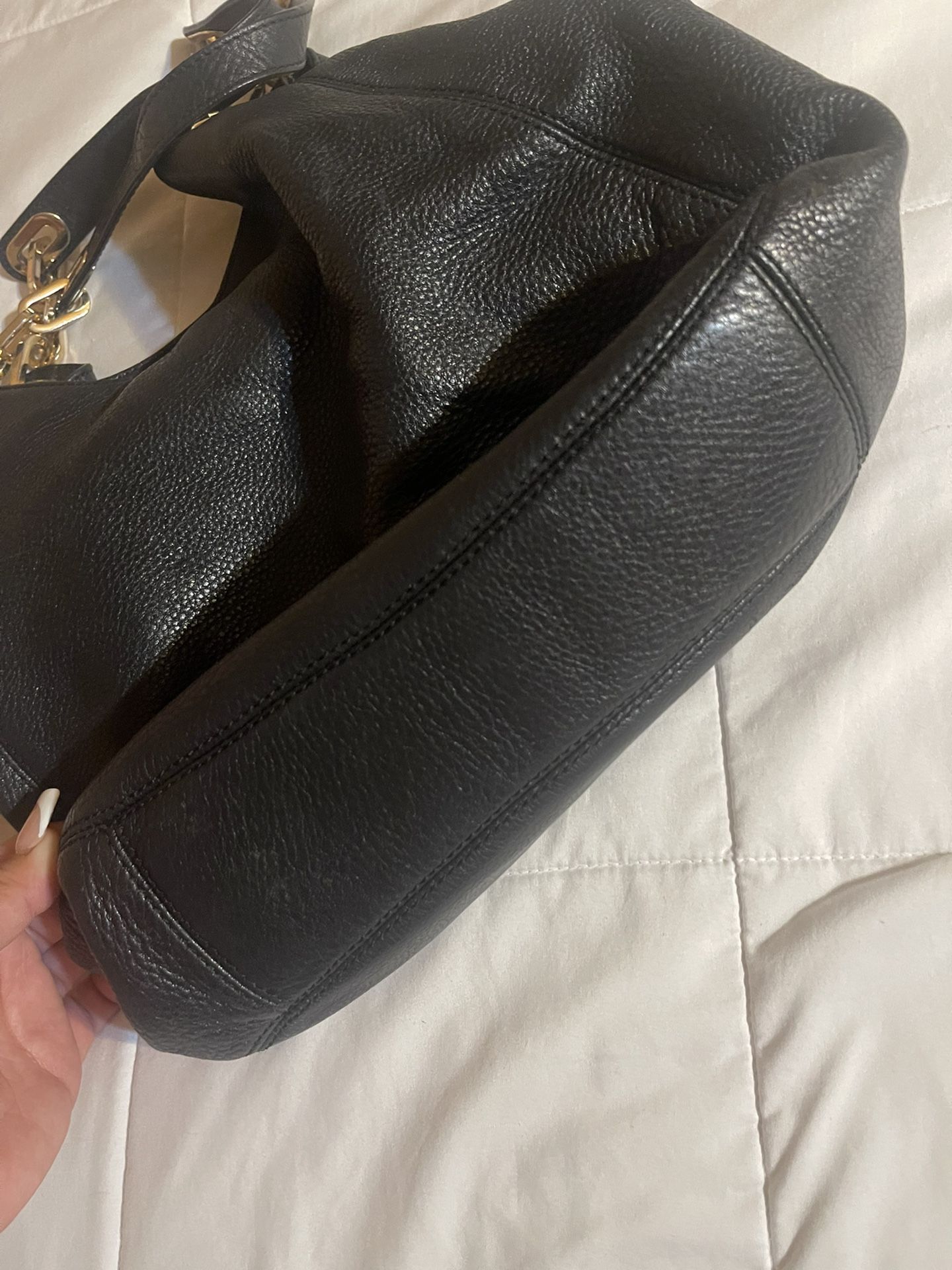 Michael Kors Black Shoulder Bag for Sale in West Covina, CA - OfferUp