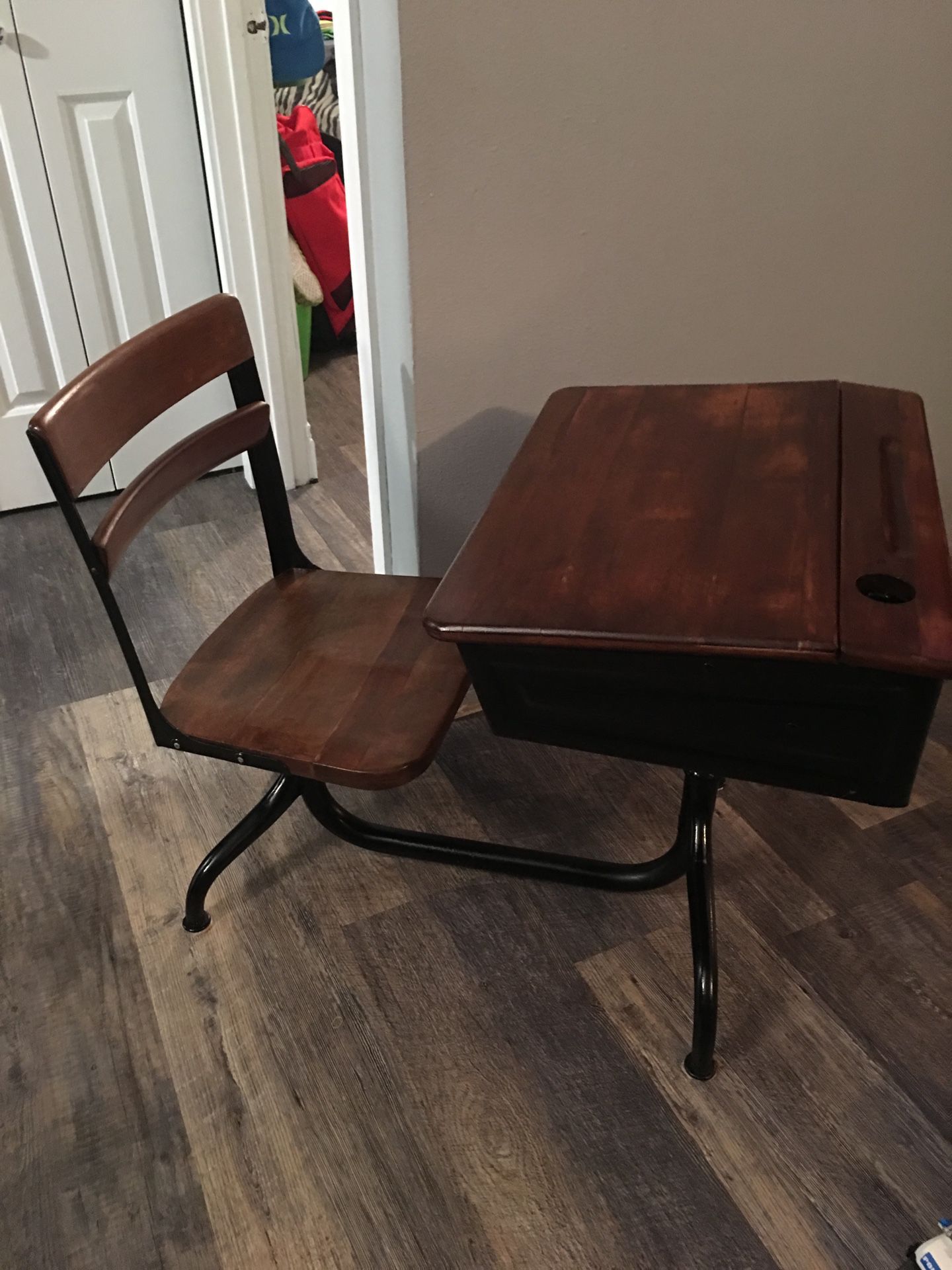 Desk antique