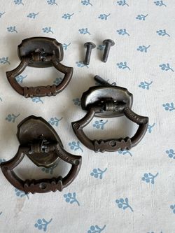 3 Drawer Pulls 