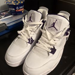 Jordan 4 Retro Metallic Purple/size 10 Men