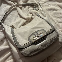 Coach Shoulder Bag 