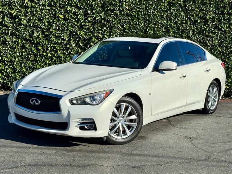 2015 INFINITI Q50