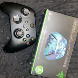 Wireless Xbox One Controller + Camo Charging Stand