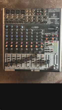 Behringer Xenyx X1622USB Audio Mixer