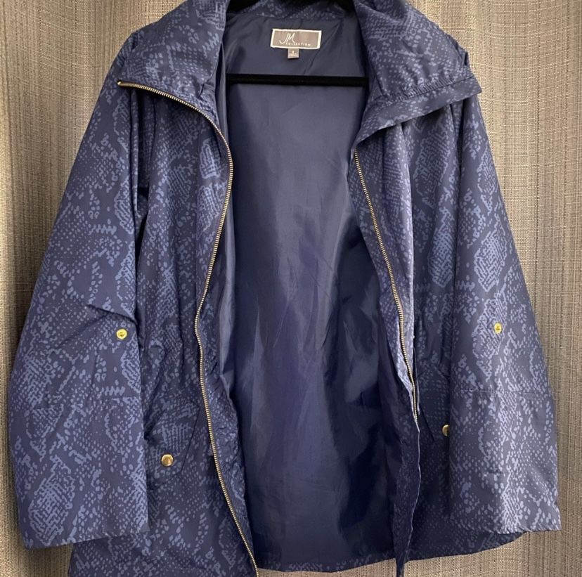 JM Collection Blue Lightweight Raincoat with Hood Size Small