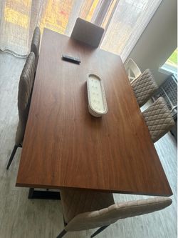 Kitchen table