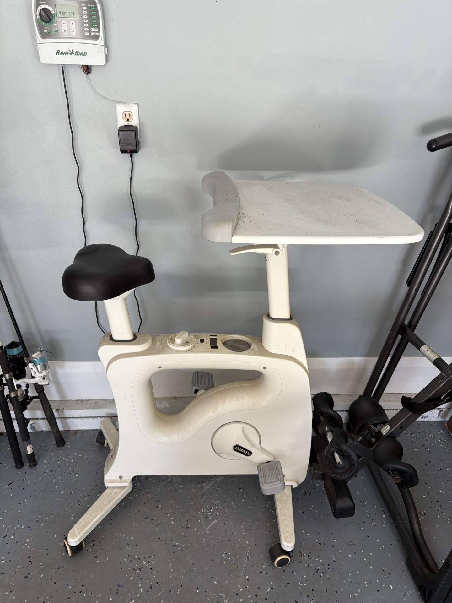 Exercise Bike With Desktop 