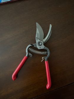 Corona hand pruner scissors