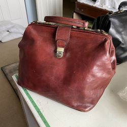  SAGA Leather Business Bag