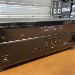 Yamaha RX-V575  7.2 Channel  Stereo Receiver