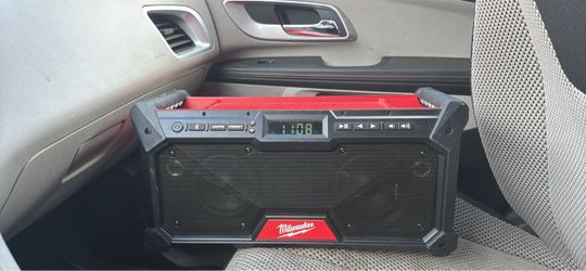 Milwaukee Jobsite Radio Bluetooth Speaker