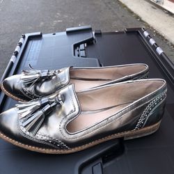 Louise et Cie Lanton Gold Silver Leather Tassel Loafer Shoes Size 8M