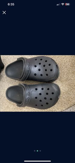 Black Crocs 