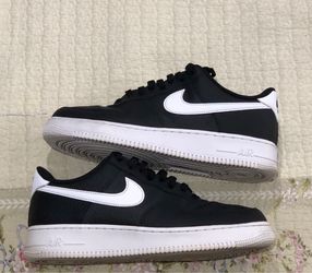 Size 10.5 - Nike Air Force 1 Black White