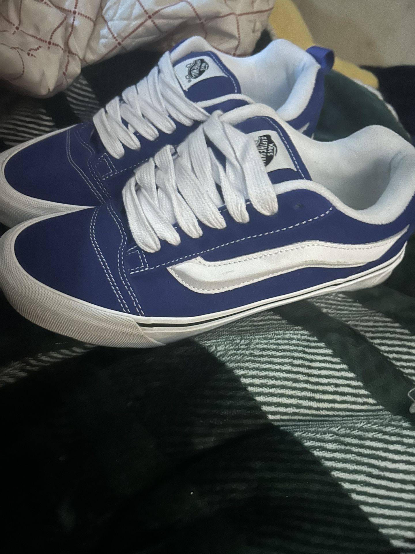 Knu school Vans