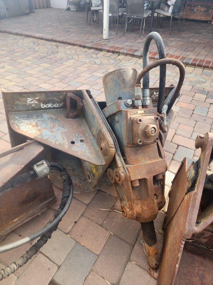 Bobcat Breaker