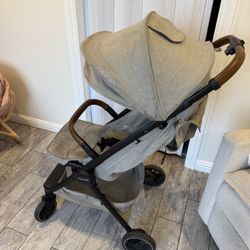 Nuna  Trvl Stroller