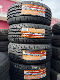 235/45/18 Arroyo vendo set de llantas  Nueva con 50.0000 millas de garantía