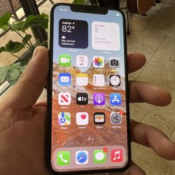 iPhone XS 256GB Unlocked W/ New Tempered Glass Screen Protector And Charger 