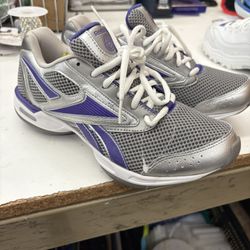 Size 8 Women’s Reeboks