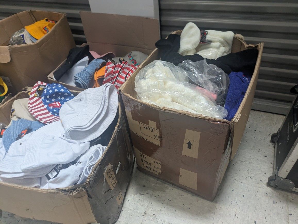 1000 Caps Hats vendor Lot Assortment Of Knits Caps Etc