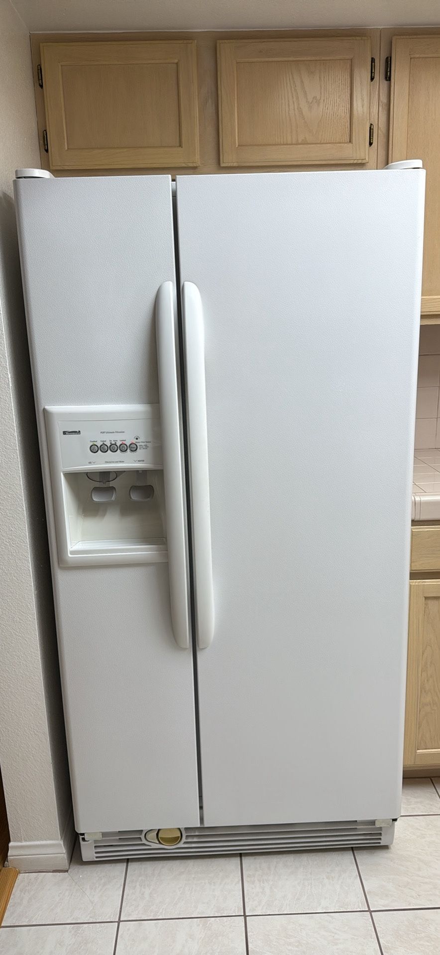 Kenmore Refrigerator With Ice Maker & Water Dispenser