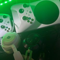 Xbox Series S Bundle (read description)