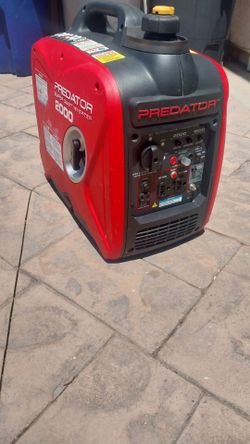 GENERATOR PREDATOR 2000W USED ONLY 3 TIMES IS LIKE NEW VERY QUIET STARTS RIGHT UP