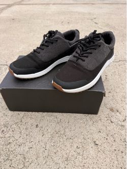 REEF athletic shoes men’s
