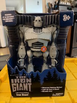 2010 The Iron Giant Light & Sound Walking Figure – Walmart Exclusive – Original Box