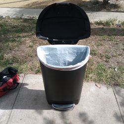 !! Indoor Trash Can Firm Price 