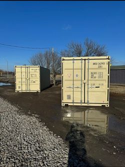 20' & 40' SHIPPING CONTAINERS 