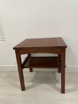 High-End Handcrafted Stickley Side Tables & Coffee Table- Like New