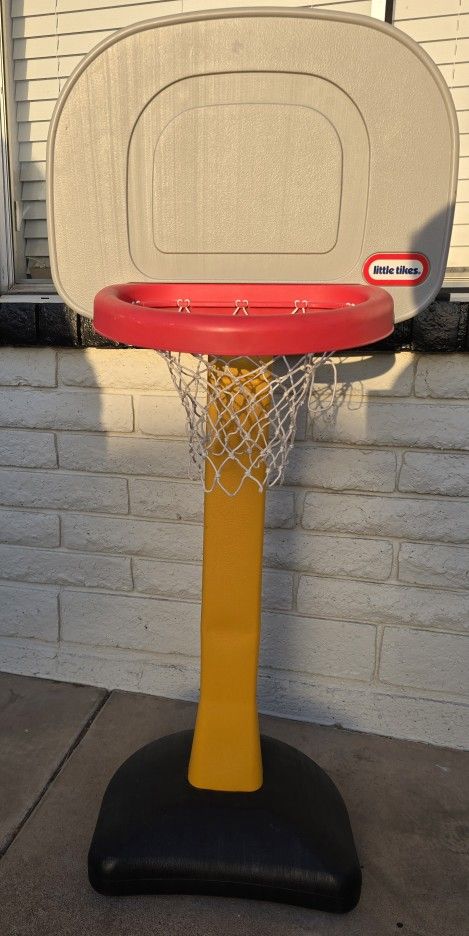 Little Tikes Basketball Court