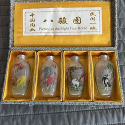 Collectibles: 4pc Chinese painted "Pictures Of Eight Fine Horse" Glass snuff bottles.