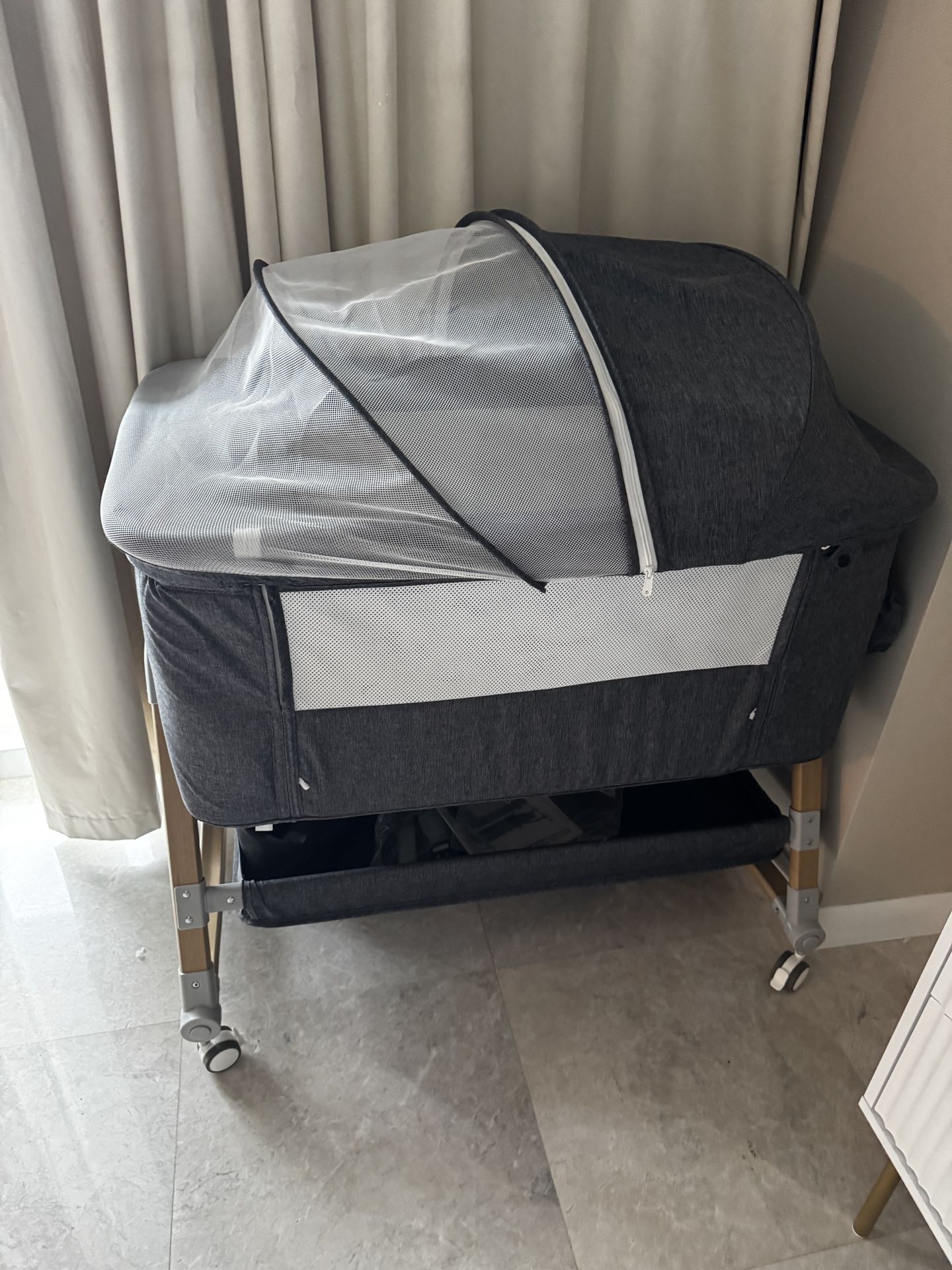 Baby Crib Like New