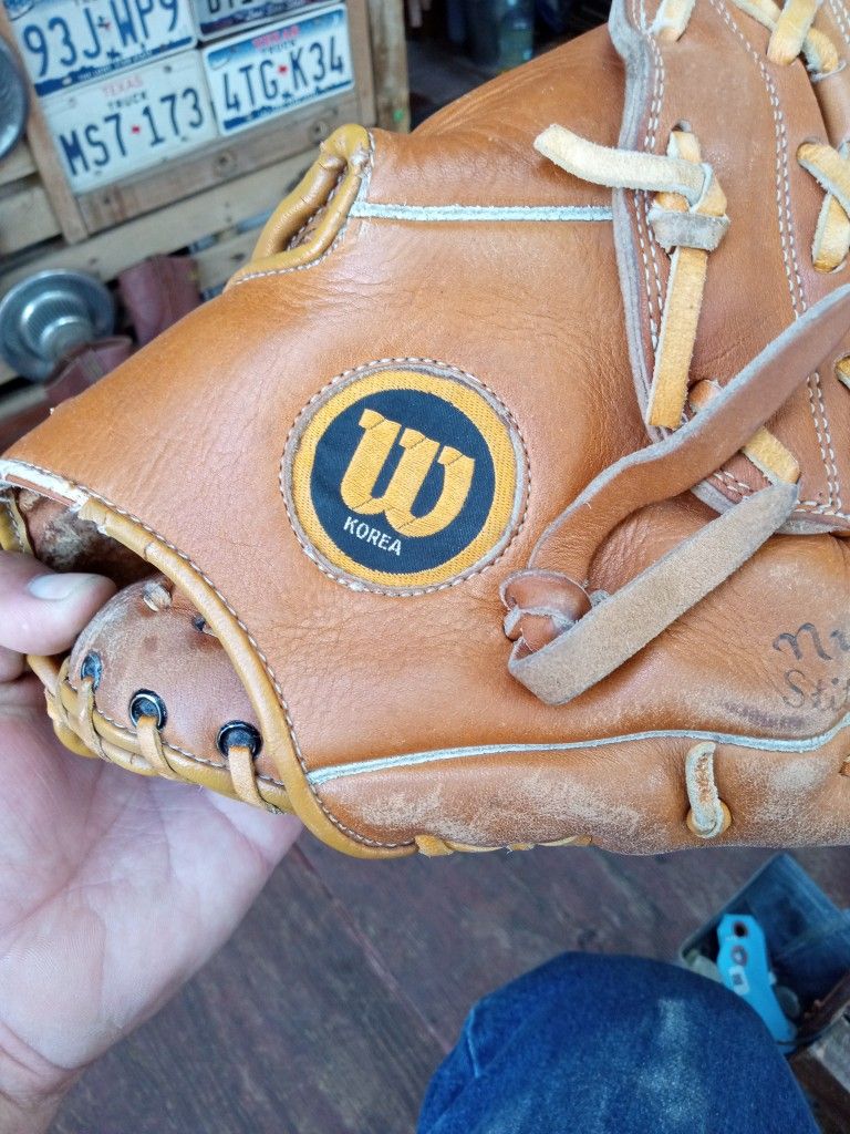 Wilson Baseball Glove 