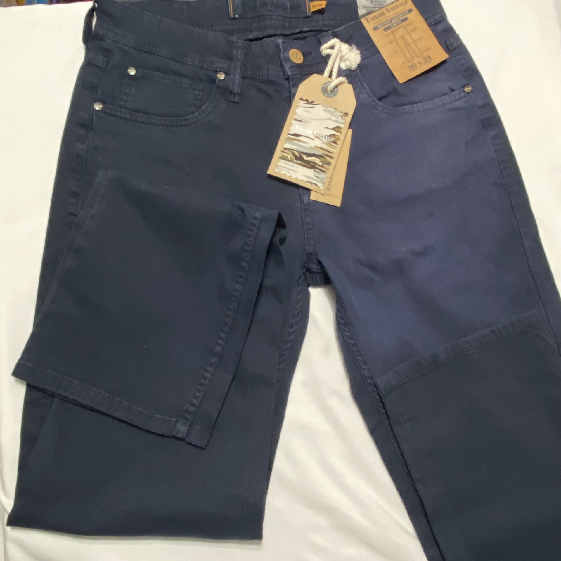 Taylor Vintage Westport 30” W x 34”L Men’s straight fit stretch Pants Navy Blue denim Jeans