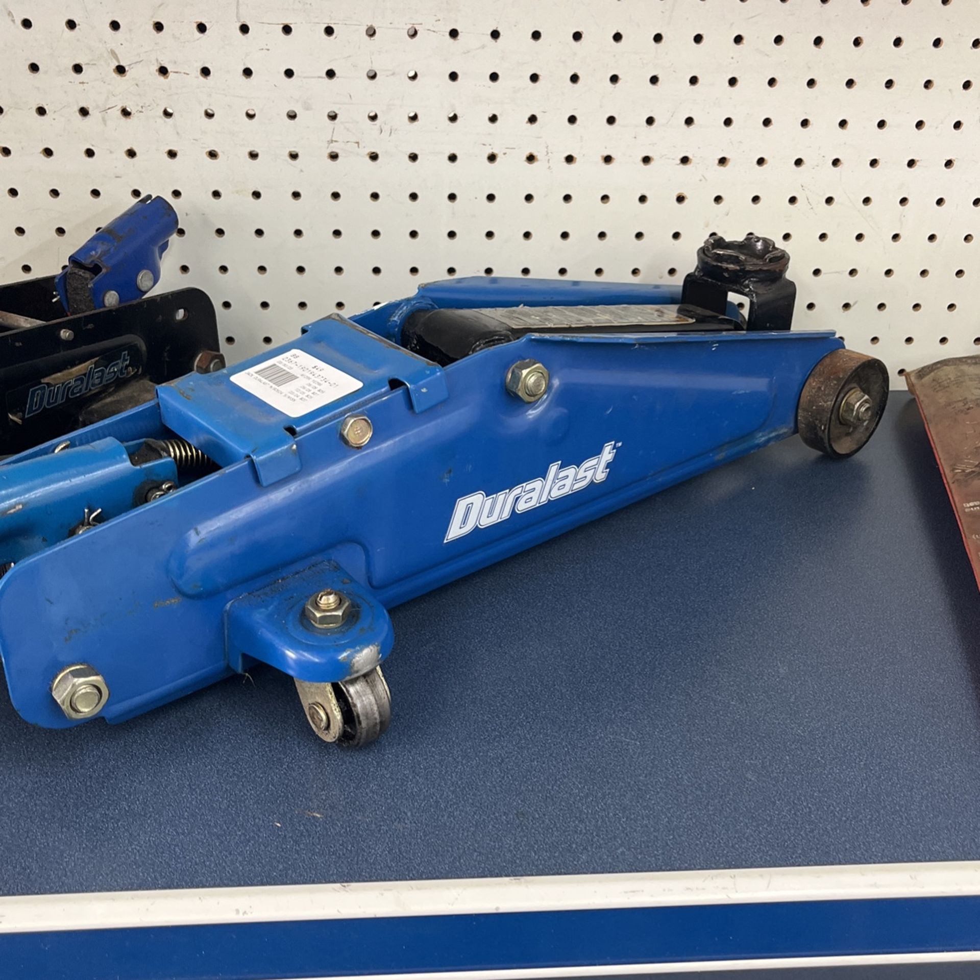 Duralast 2.5 Ton Hydraulic Jack for Sale in Indianapolis, IN OfferUp