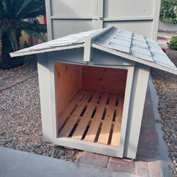 Brand new custom mate dog house X l  Large