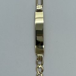 14K Gold Figaro Bracelet. 