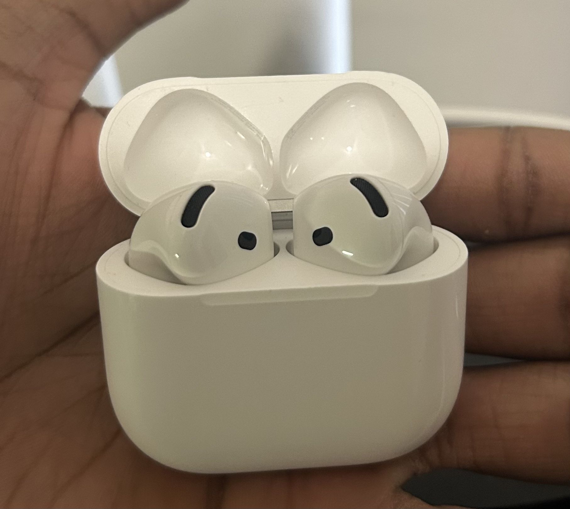 AirPods 4 