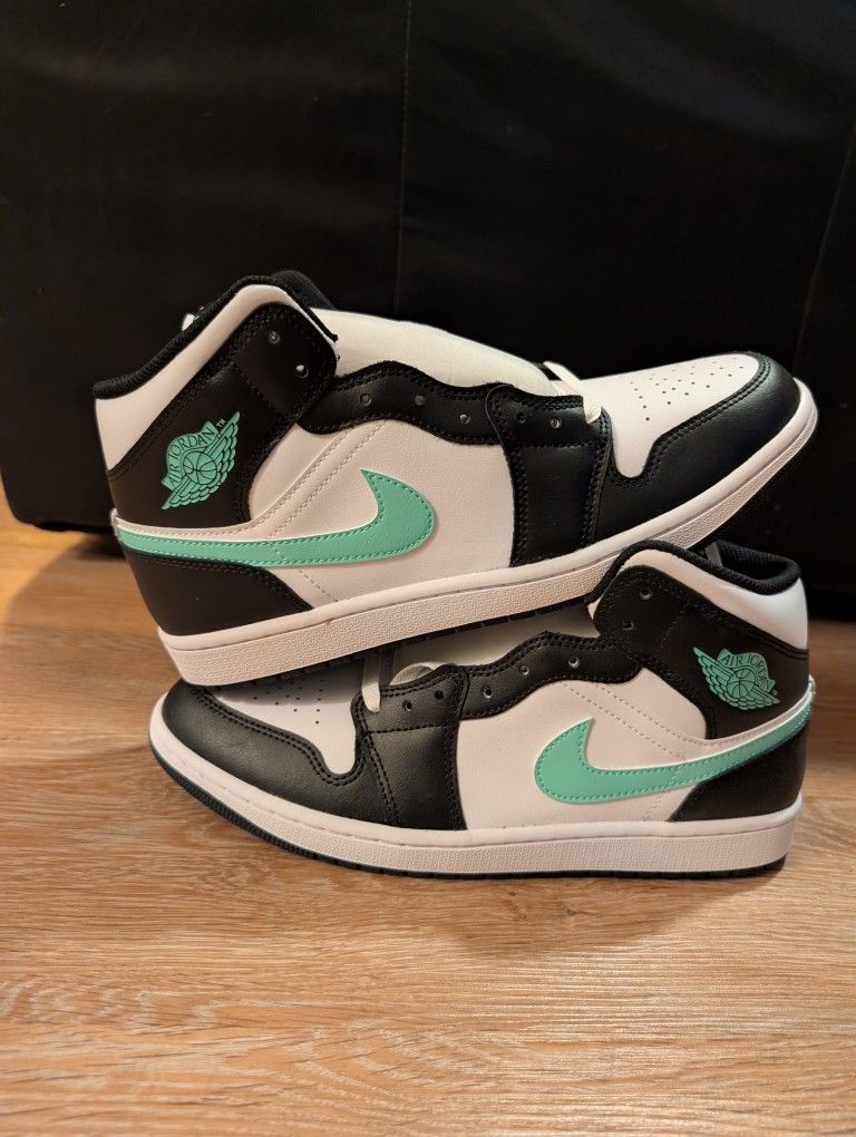 Air Jordan 1 Mid Green Glow