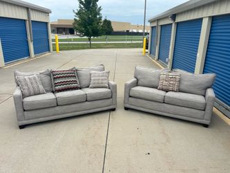 DELIVERY AVAILABLE 🚚🚛🚚 Almost new Lazy Boy couch and loveseat