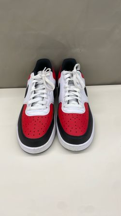 Nike shoes. Item No 695 (Shopgoodwill)