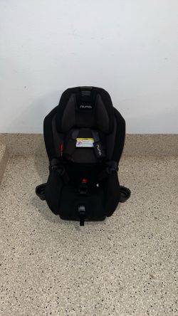Nuna Rava Baby and Toddler Car Seat, two available, super clean , very good condition