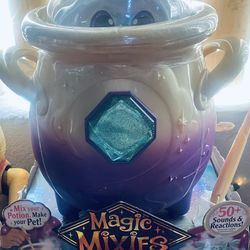 Vintage- Brand New Magic Mixies cauldron